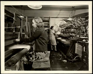 Kvinnor på vävstolsgolvet på New York Association for the Blind, 111 East 59th Street, New York, 1939 (silvergelatintryck)